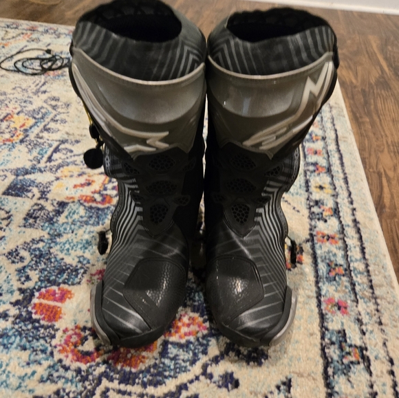 Alpinestars Motorcycle Boots - Picture 1 of 5
